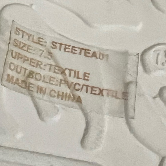 Taxi crochet platform sneaker  colorful boho bohemian grandma patch 7.5 NWOT - Picture 9 of 10